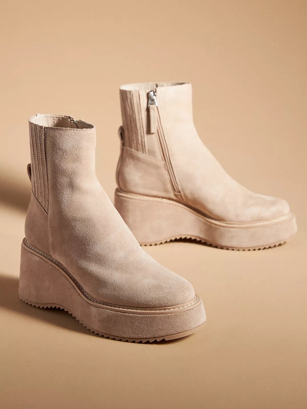 Dolce Vita Suede Wedged Hilde Chunky Platform Chelsea Ankle Boot